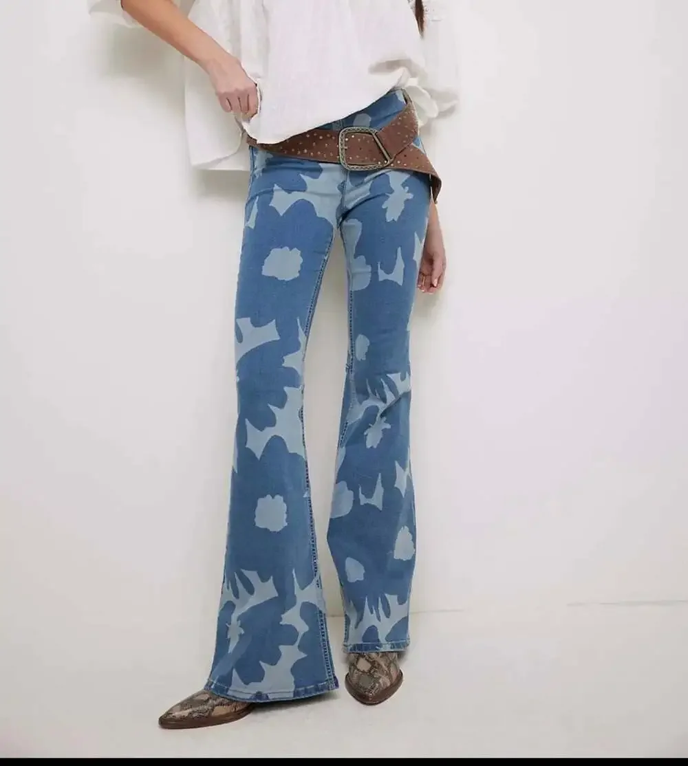 Free People We The Free Penny Pull-On Mid-Rise Flare Jeans in Floral Print 28